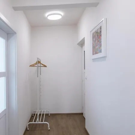 Apartamento Cozy In Quiet Courtyard Near Charles Bridge
