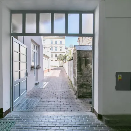 Apartment Cozy In Quiet Courtyard Near Charles Bridge Prag