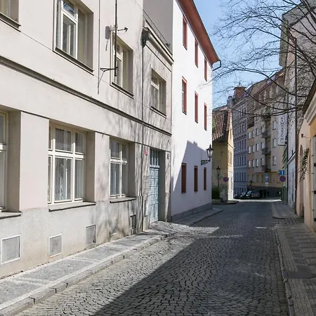 Cozy In Quiet Courtyard Near Charles Bridge Prag