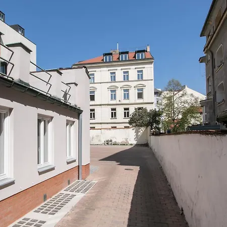 Cozy In Quiet Courtyard Near Charles Bridge Apartment *